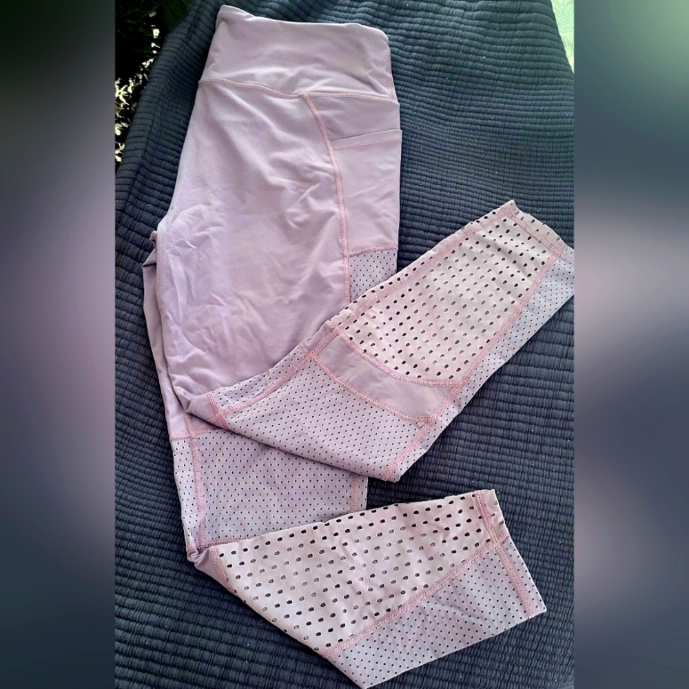 Knockout by Victoria's Secret. lilac colored XL  legging. Excellent condition